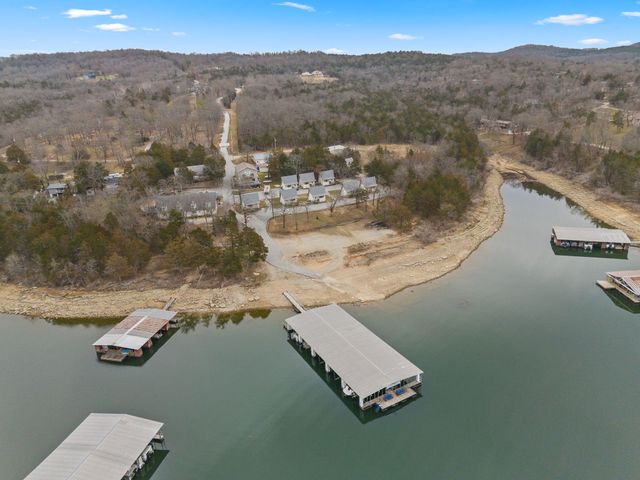 152 Deep Water Circle, Reeds Spring, MO 65737