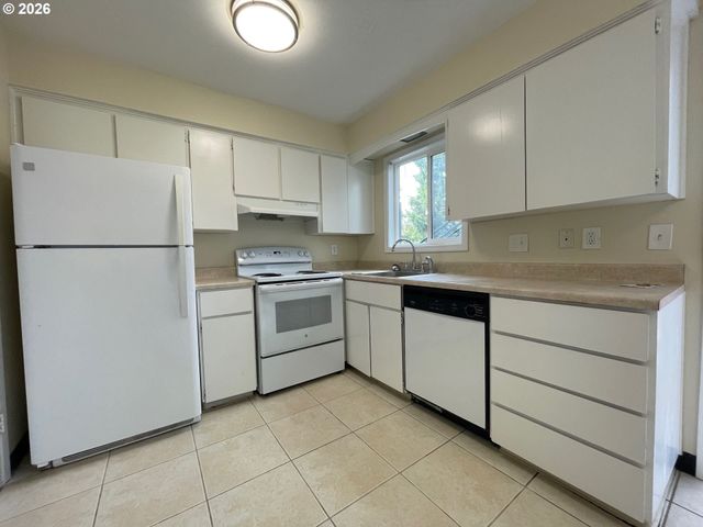 8451 Se FOSTER Rd, Portland, OR 97266