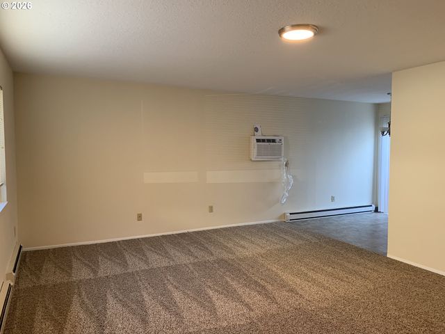 8451 Se FOSTER Rd, Portland, OR 97266