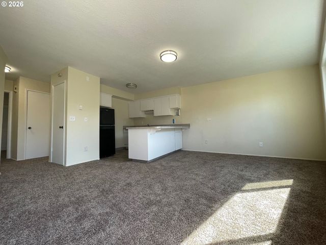 8451 Se FOSTER Rd, Portland, OR 97266