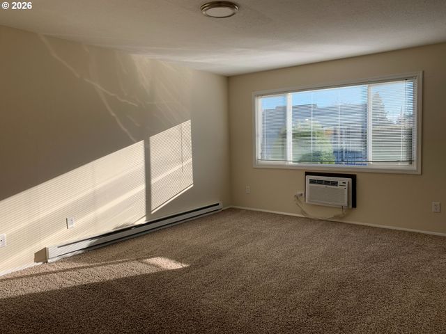 8451 Se FOSTER Rd, Portland, OR 97266