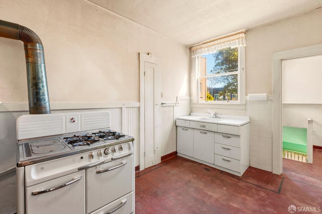 711 Vienna Street, San Francisco, CA 94112