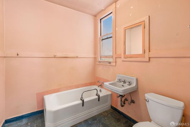 711 Vienna Street, San Francisco, CA 94112