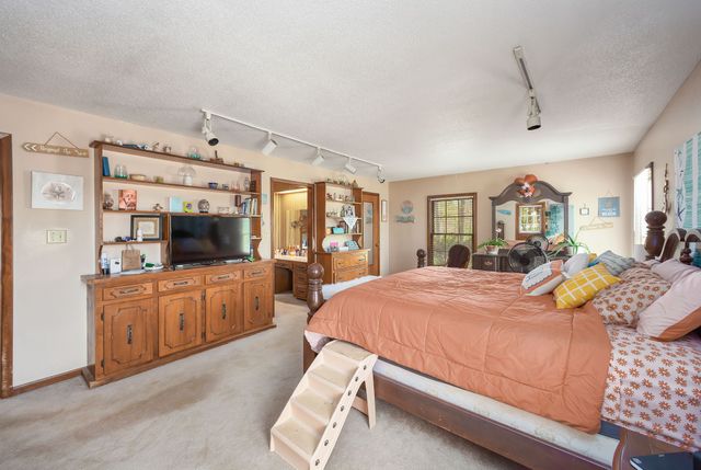 280 E Highland St, Decaturville, TN 38329