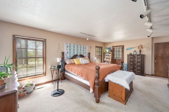 280 E Highland St, Decaturville, TN 38329