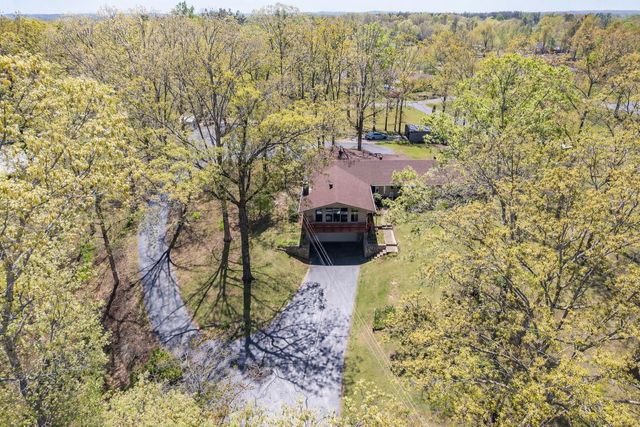 280 E Highland St, Decaturville, TN 38329