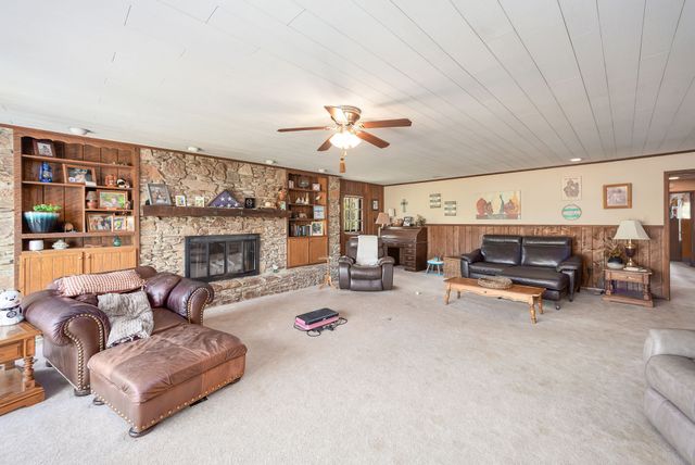 280 E Highland St, Decaturville, TN 38329