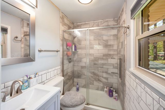 280 E Highland St, Decaturville, TN 38329