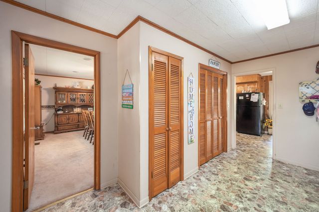 280 E Highland St, Decaturville, TN 38329