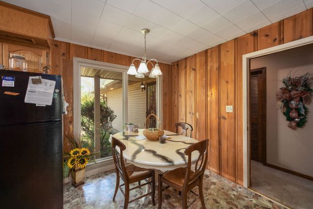 280 E Highland St, Decaturville, TN 38329
