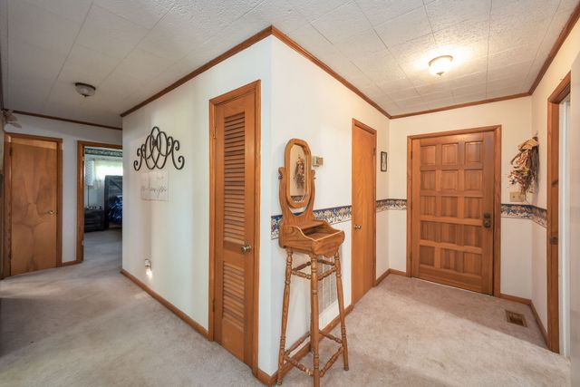 280 E Highland St, Decaturville, TN 38329