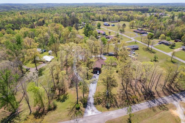 280 E Highland St, Decaturville, TN 38329