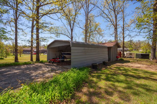 280 E Highland St, Decaturville, TN 38329