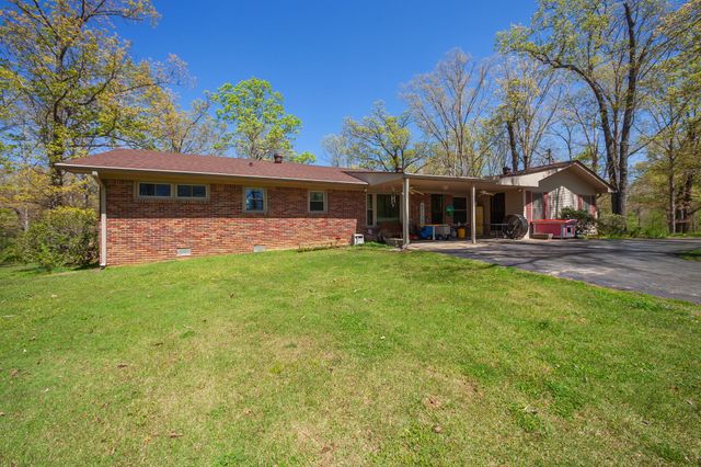 280 E Highland St, Decaturville, TN 38329