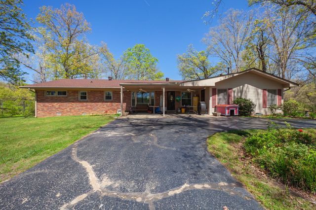 280 E Highland St, Decaturville, TN 38329