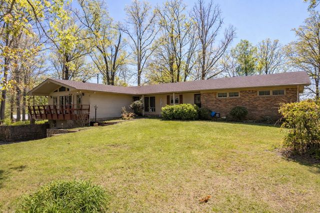 280 E Highland St, Decaturville, TN 38329