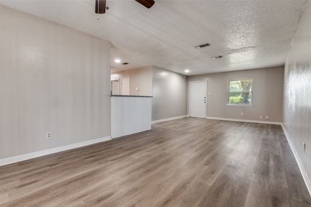 735 Middale Road, Duncanville, TX 75116