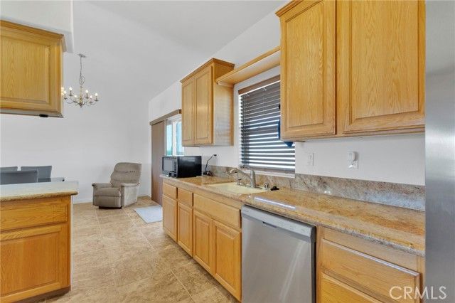 8720 Greasewood Lane, Victorville, CA 92392