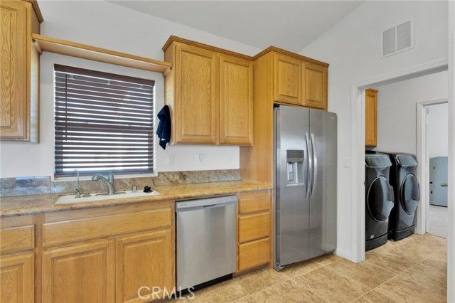 8720 Greasewood Lane, Victorville, CA 92392