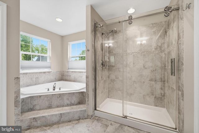 6728 MEADOWLAWN CIR, New Market, MD 21774