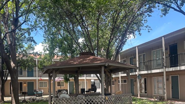 255 E Rampart Dr Unit 202, San Antonio, TX 78216
