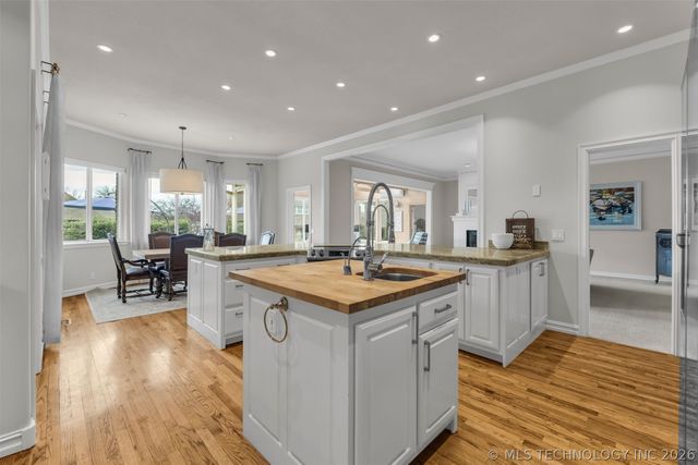 6008 W Phoenix Court, Broken Arrow, OK 74011