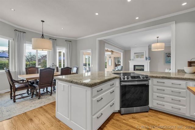 6008 W Phoenix Court, Broken Arrow, OK 74011