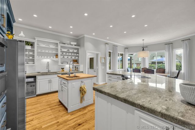 6008 W Phoenix Court, Broken Arrow, OK 74011