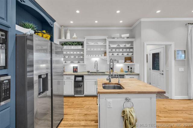 6008 W Phoenix Court, Broken Arrow, OK 74011