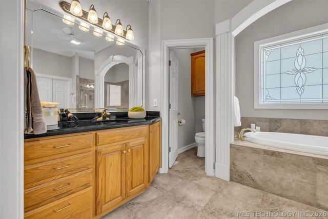 6008 W Phoenix Court, Broken Arrow, OK 74011