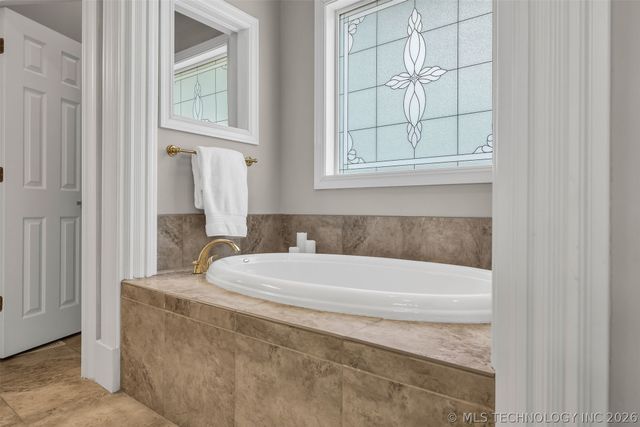 6008 W Phoenix Court, Broken Arrow, OK 74011