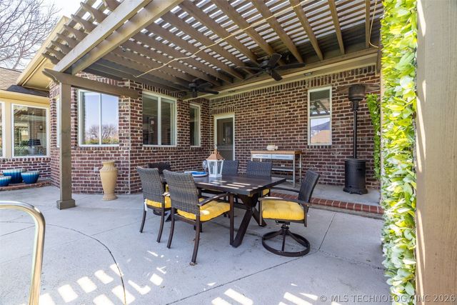 6008 W Phoenix Court, Broken Arrow, OK 74011