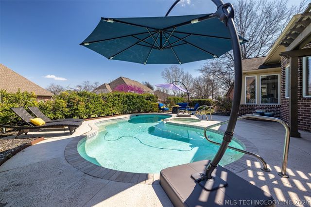 6008 W Phoenix Court, Broken Arrow, OK 74011