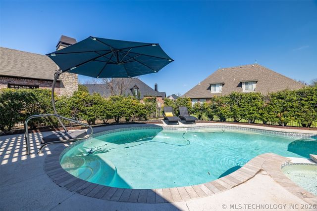 6008 W Phoenix Court, Broken Arrow, OK 74011