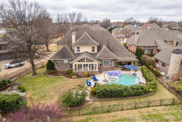 6008 W Phoenix Court, Broken Arrow, OK 74011