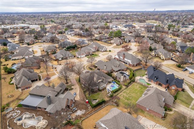 6008 W Phoenix Court, Broken Arrow, OK 74011