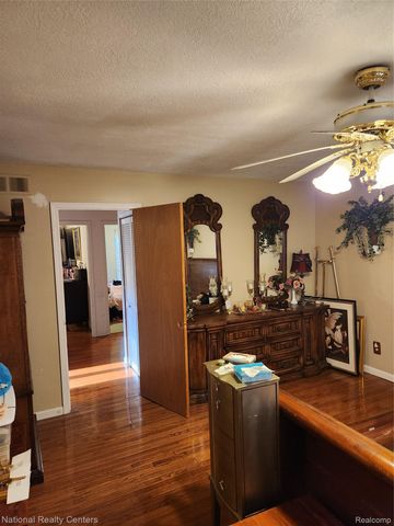 8112 Willow Road, Augusta Charter Township, MI 48160
