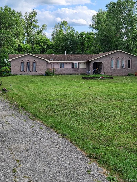 8112 Willow Road, Augusta Charter Township, MI 48160