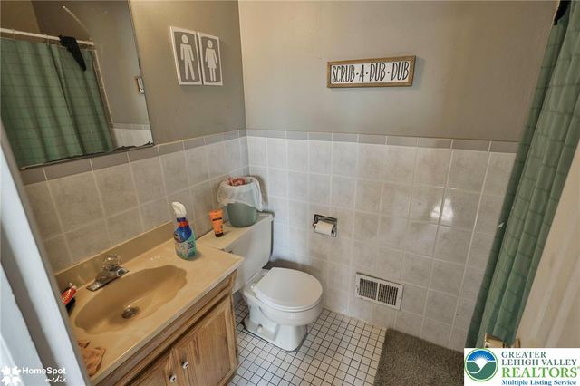 472 Vera Circle, Bethlehem City, PA 18017