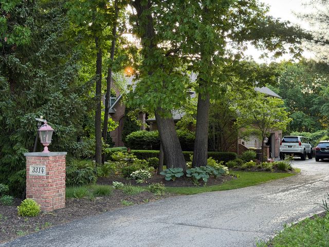3314 Cardinal Lane, Spring Grove, IL 60081