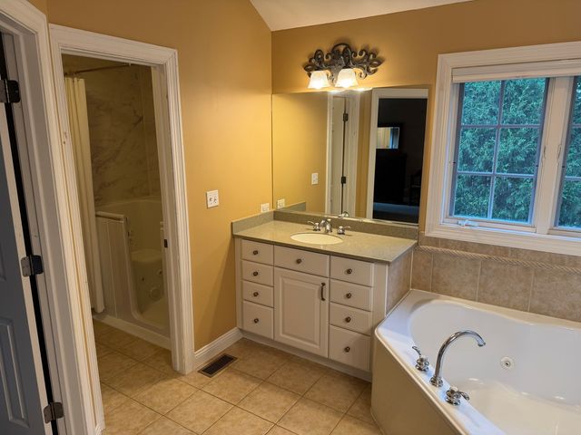 3314 Cardinal Lane, Spring Grove, IL 60081