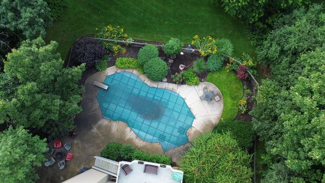 3314 Cardinal Lane, Spring Grove, IL 60081