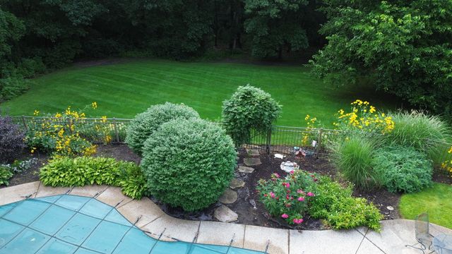 3314 Cardinal Lane, Spring Grove, IL 60081