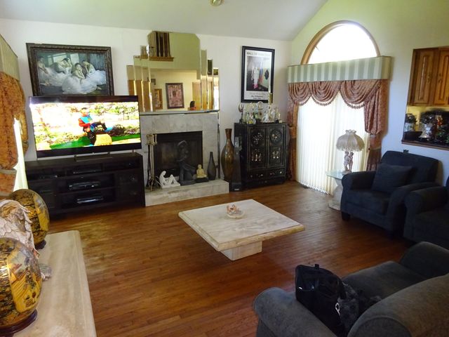 180 Wood Street, Inverness, IL 60010
