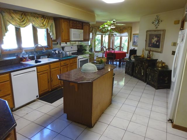 180 Wood Street, Inverness, IL 60010