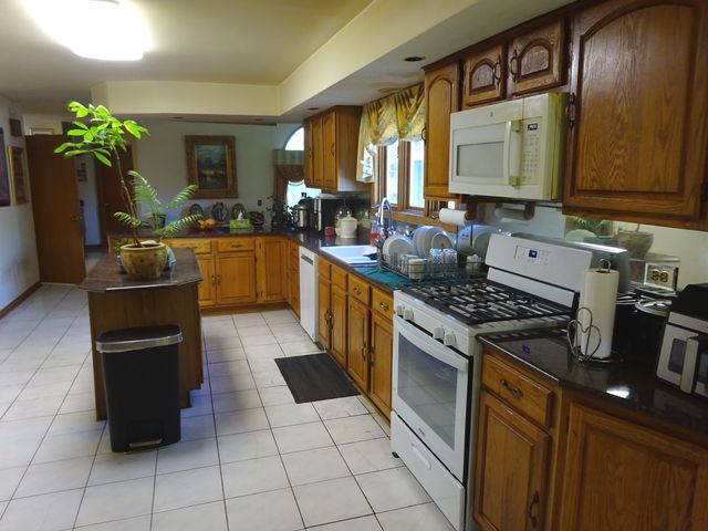 180 Wood Street, Inverness, IL 60010