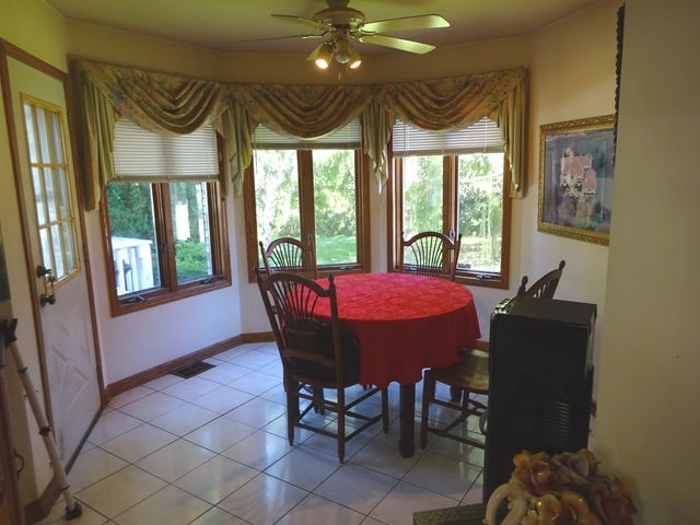 180 Wood Street, Inverness, IL 60010