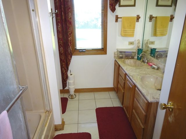 180 Wood Street, Inverness, IL 60010