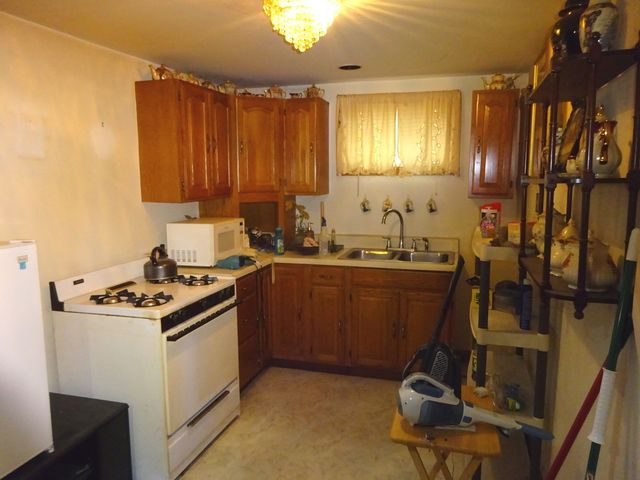 180 Wood Street, Inverness, IL 60010