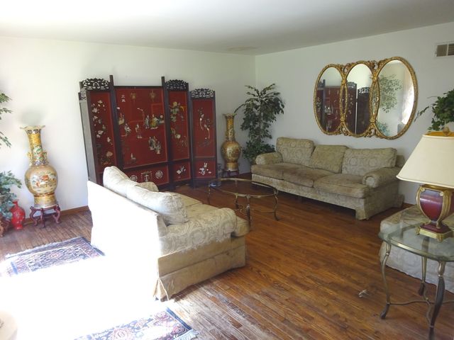 180 Wood Street, Inverness, IL 60010